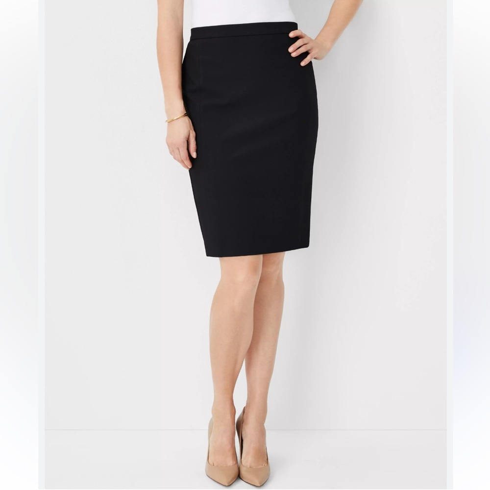 Ann Taylor Seamed Curvy Fit Pencil Skirt in Bi-Stretch Black
